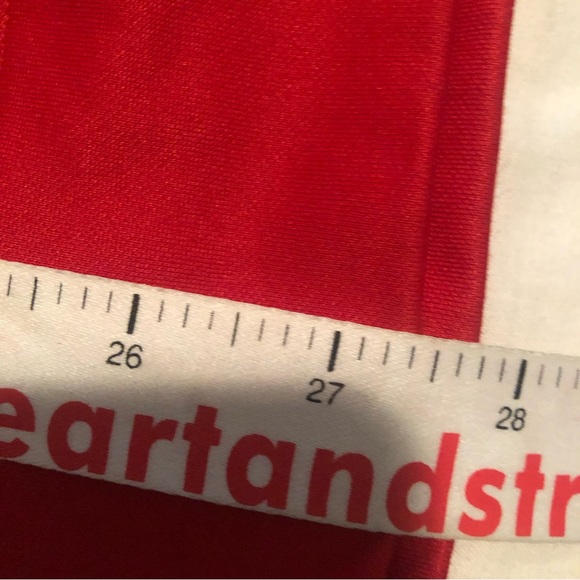 Chicago Bulls Official Hoodie - Nice logo and black contrast in hoodie - Picture 10 of 11